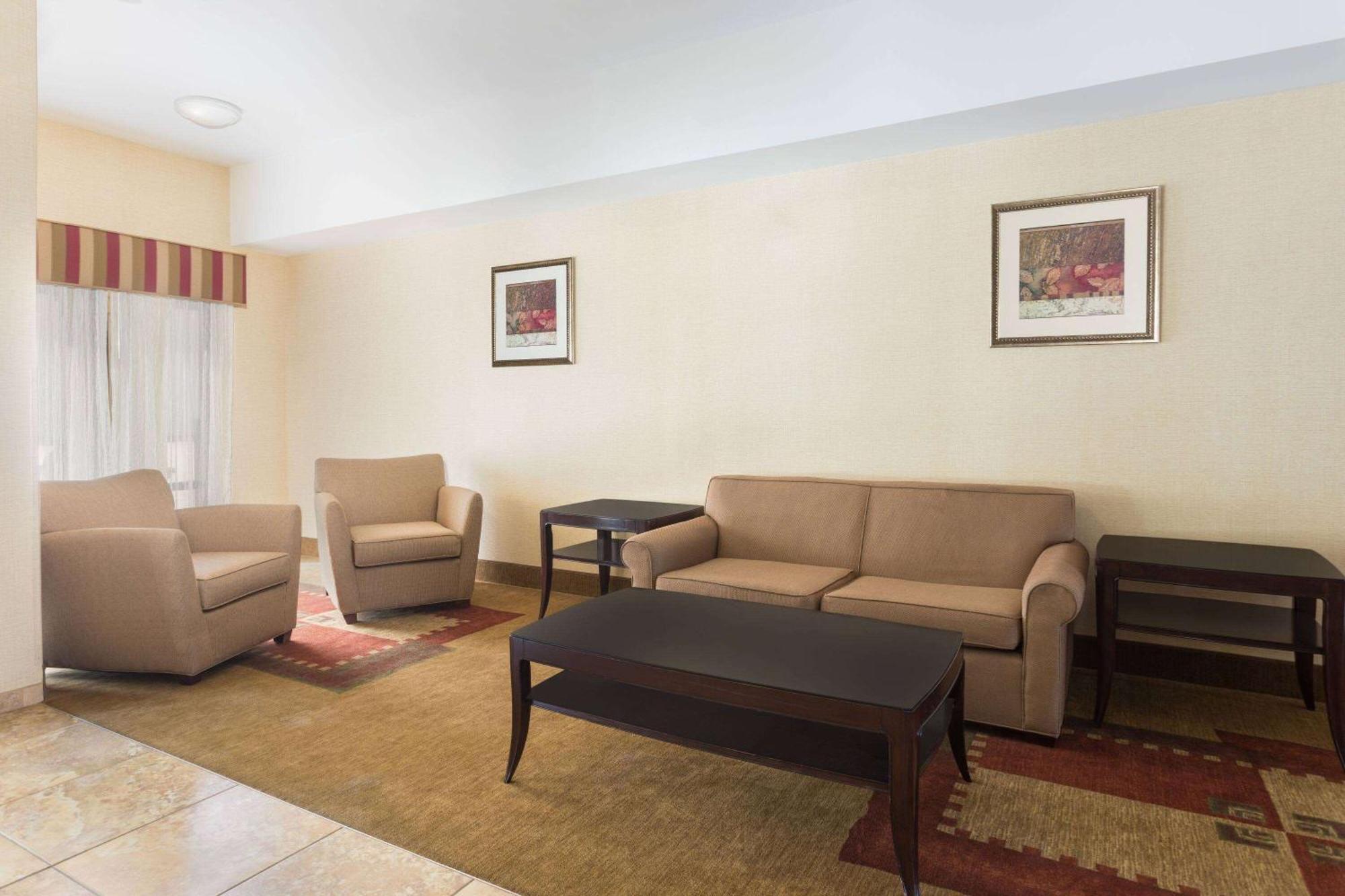 Days Inn By Wyndham Semmes Mobile Esterno foto